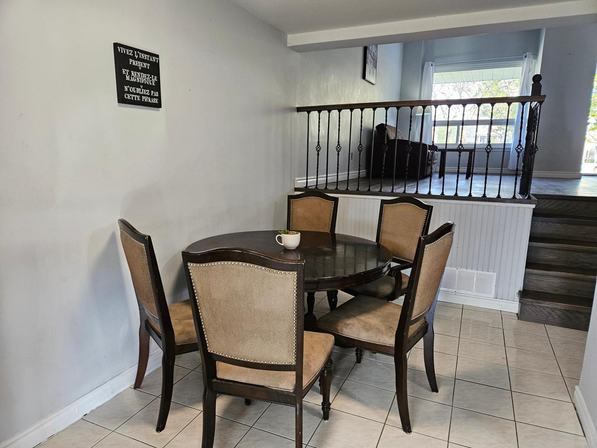Modern Quiet Home By The Airport Mississauga Ngoại thất bức ảnh