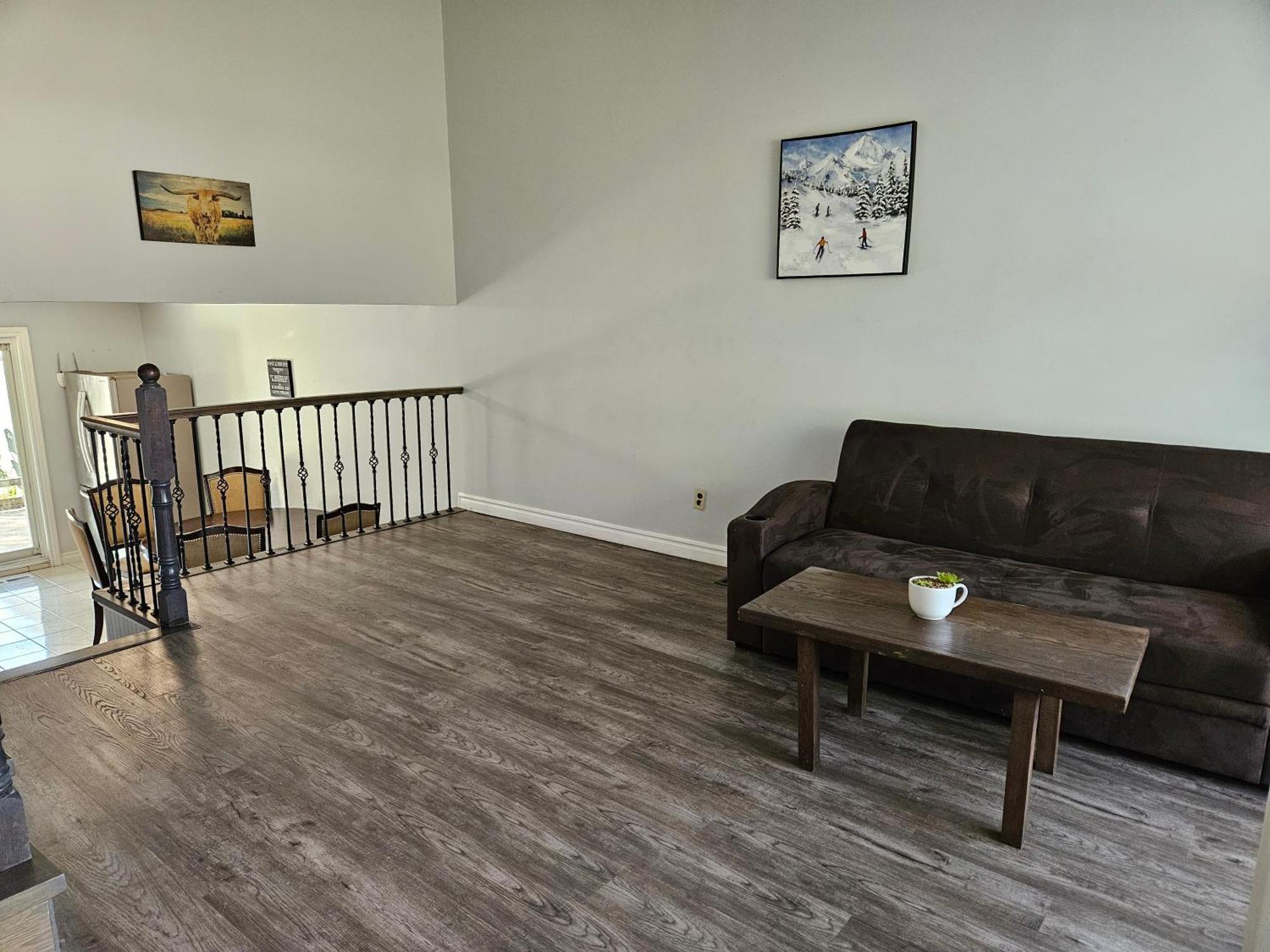 Modern Quiet Home By The Airport Mississauga Ngoại thất bức ảnh
