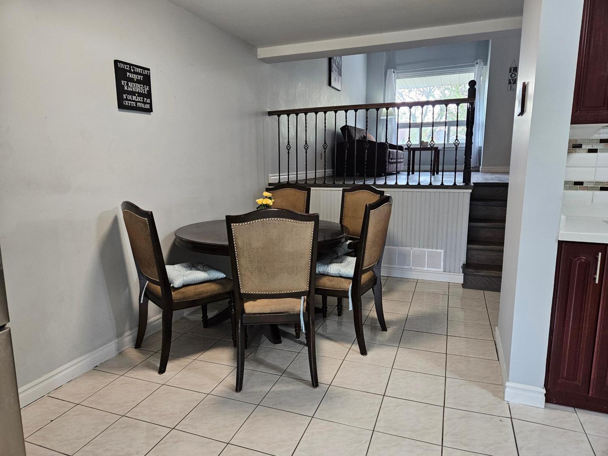 Modern Quiet Home By The Airport Mississauga Ngoại thất bức ảnh