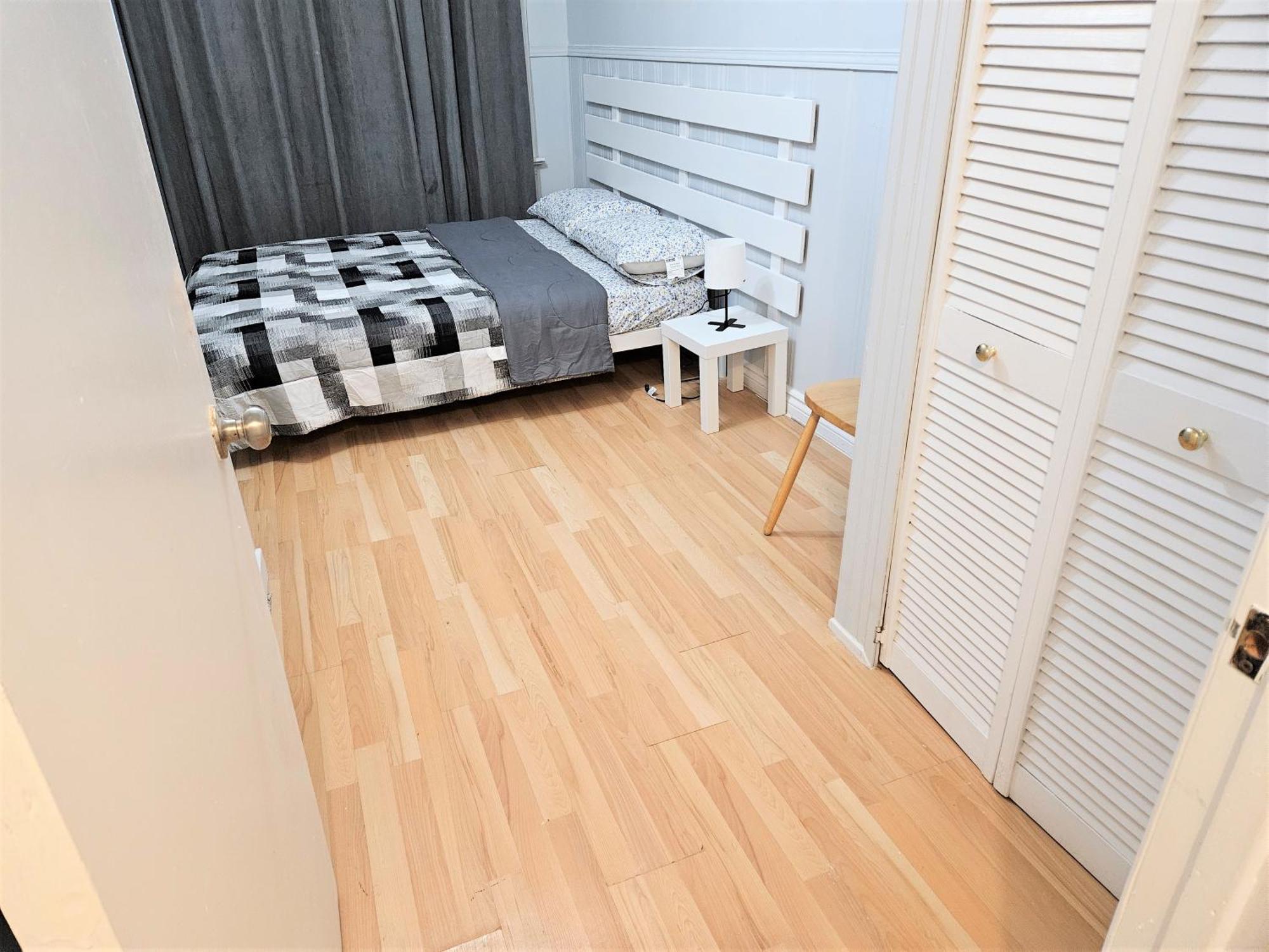 Modern Quiet Home By The Airport Mississauga Ngoại thất bức ảnh